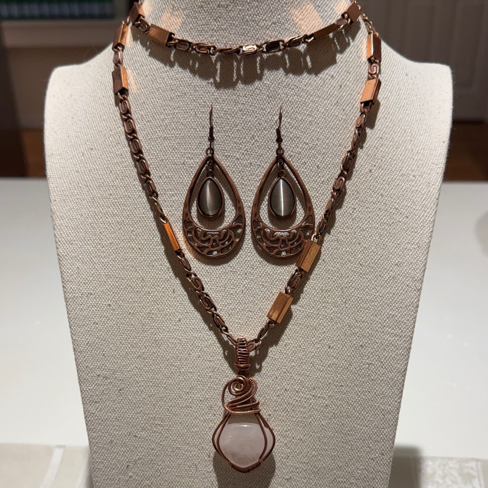 Elegant Copper Jewelry Set with Rose Quartz Pendant